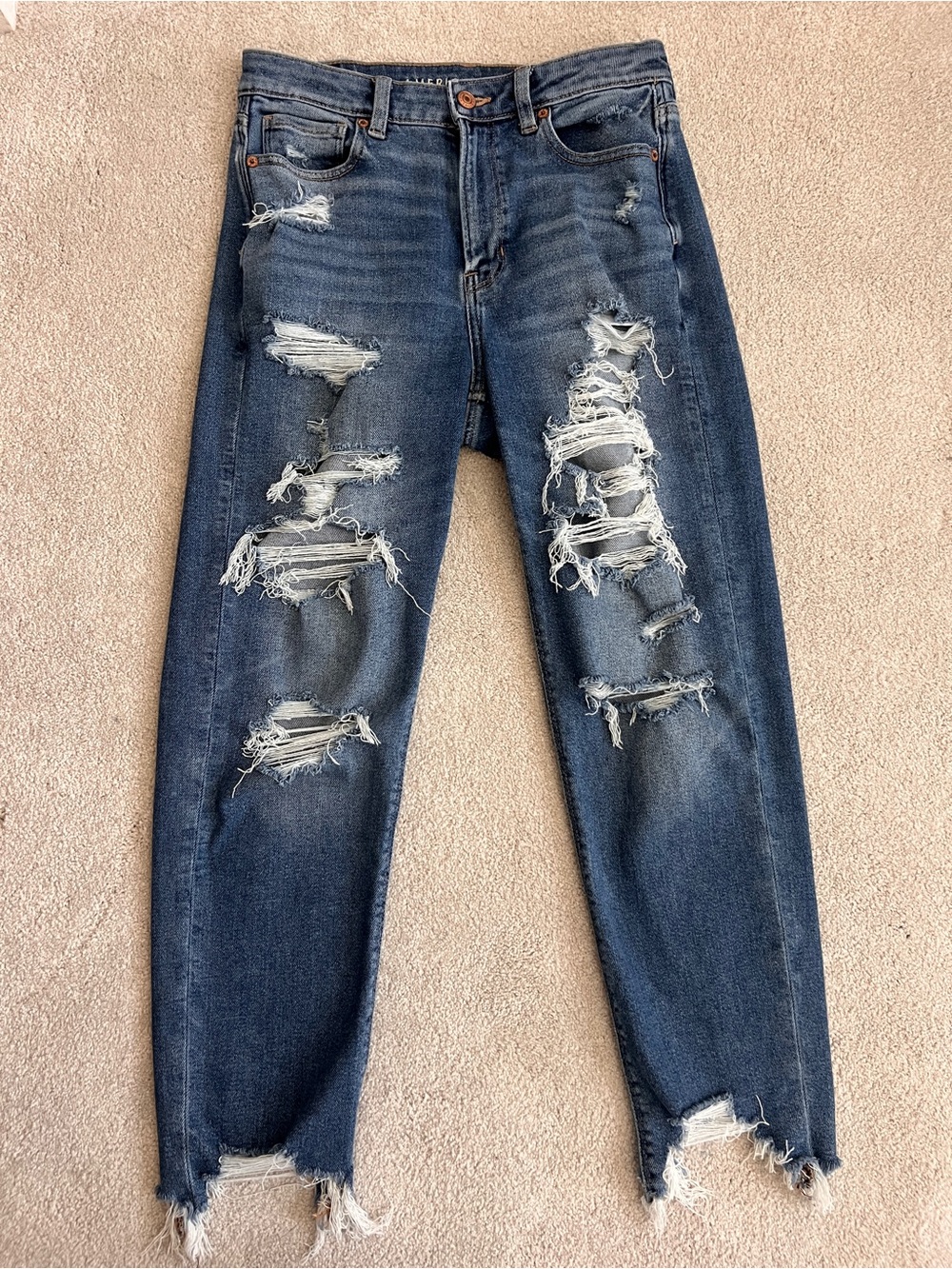American Eagle Mom Straight Distressed Jeans — Size 4R